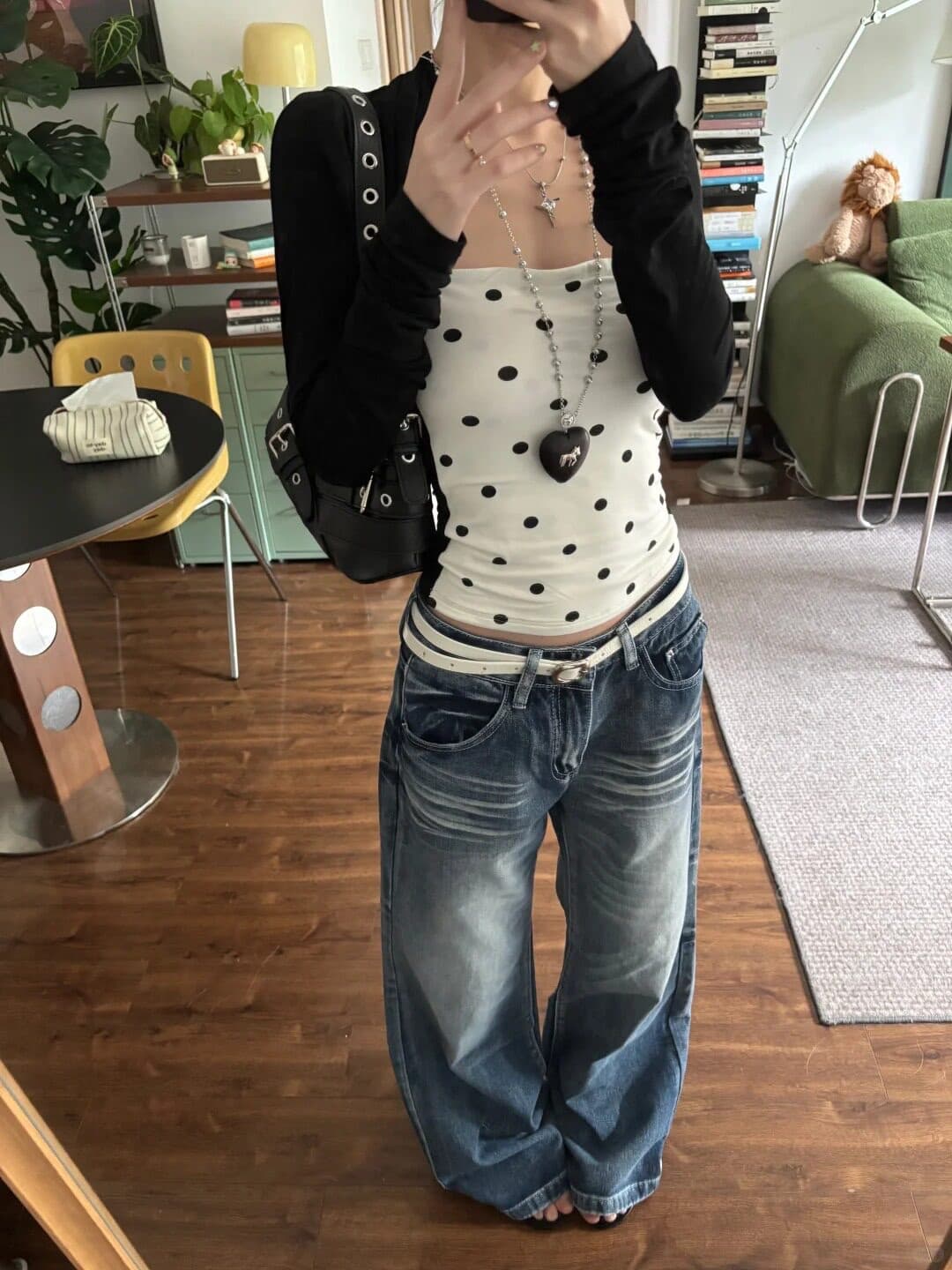 모달 사람들 면 검정색 V넥 페이크 레이어드 긴팔 티셔츠 여성 몸매 가꾸기 슬림해 보이는 기본 셔츠 한 첨부 된 의류 상세 이미지 3