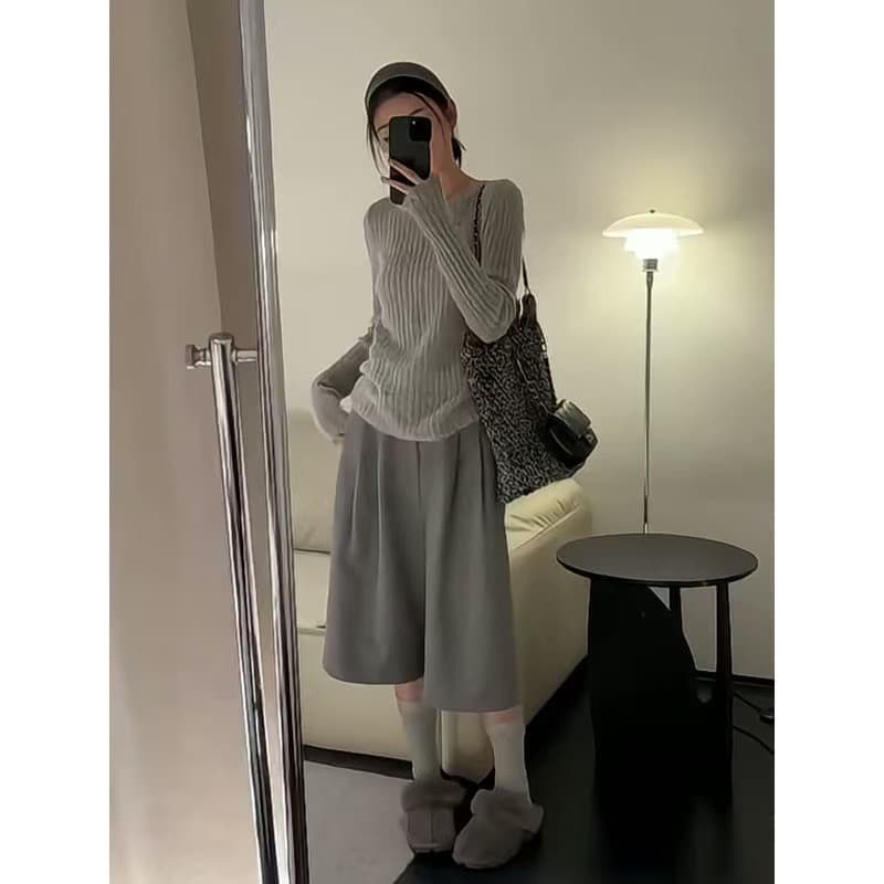 2025 이른 가을 새로운 여성 한 부서 착용 가져 가라. 몸매 가꾸기 라운드 넥 긴팔 스웨터 맨위 품격 하이웨이스트 슬림해 보이는 와이드 레그 팬츠 상세 이미지 1