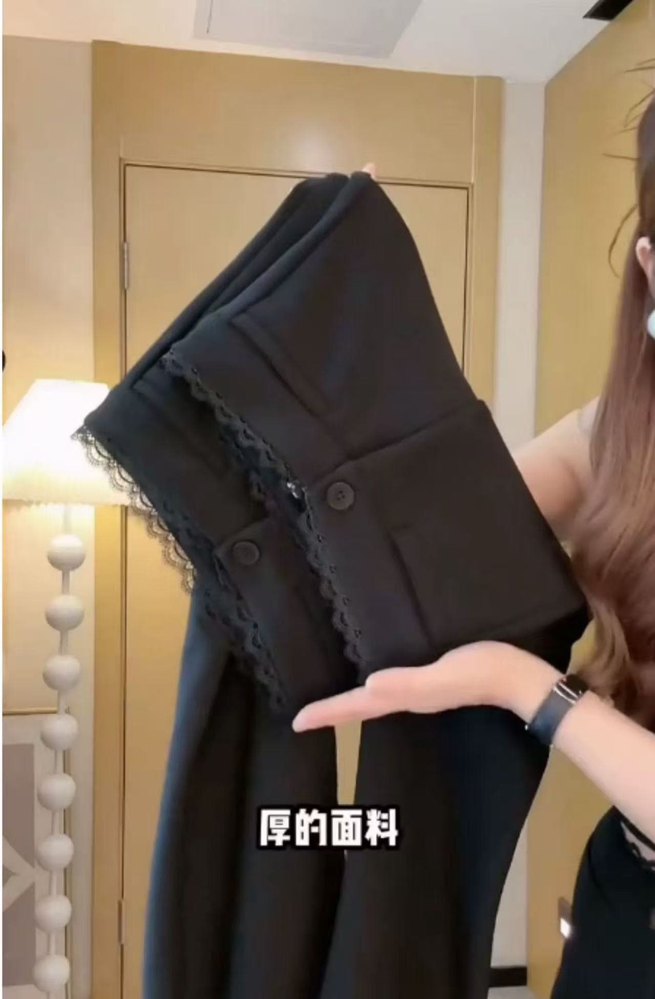 검정색 정장 마이크로 나팔 바지 아이들 2026 가을 겨울 새로운 작은 키 몸매 가꾸기 슬림해 보이는 캐주얼 수퍼 모델 호스 슈 바지 상세 이미지 4