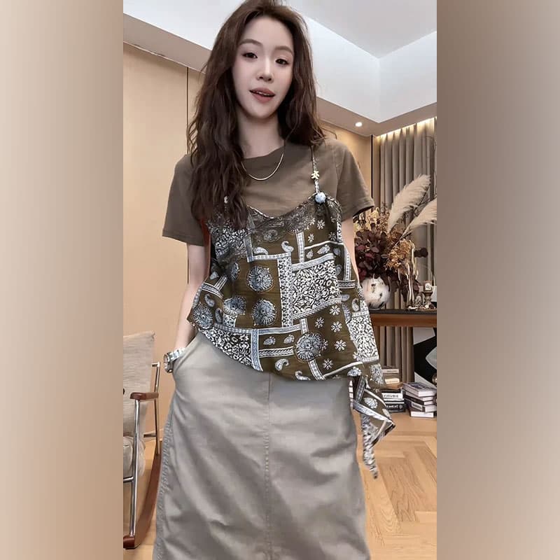 대양 가스 폭탄 공격 거리 투피스 슈트 여름 2026 년 디자인 센스 페이크 레이어드 반팔 프린트 티셔츠 워크웨어 반신 스커트 이미지 5