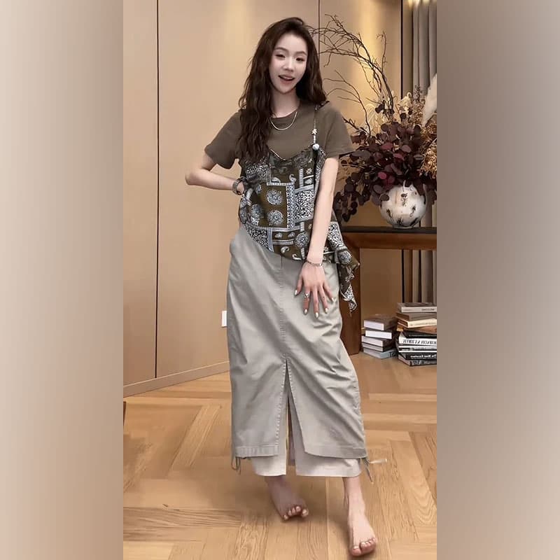대양 가스 폭탄 공격 거리 투피스 슈트 여름 2026 년 디자인 센스 페이크 레이어드 반팔 프린트 티셔츠 워크웨어 반신 스커트 상세 이미지 2