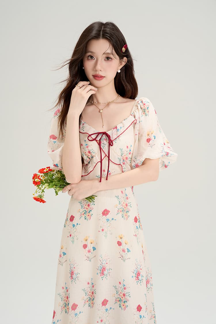 2026 여름 새로운 프랑스식 광장 칼라 프릴 작은 대중 허리 수축 레트로 꽃무늬 벌룬 소매 여성 드레스 상세 이미지 2