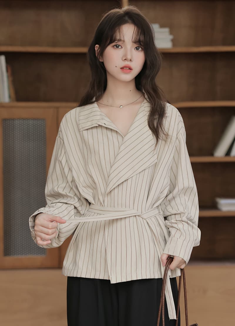 2026 실사 가을 새로운 허리 수축 프랑스식 캐주얼 스트라이프 디자인 센스 터틀넥 레이스업 둘 착용 셔츠 맨위 이미지 4