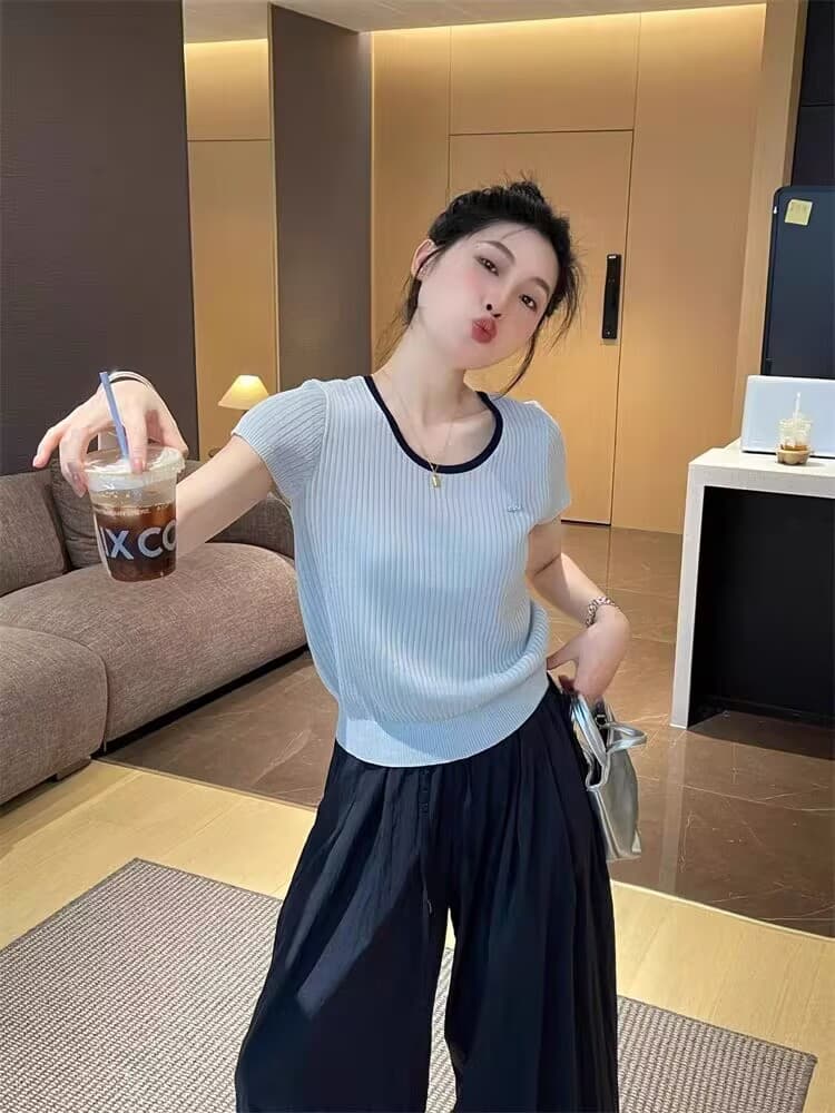 하늘색 u 칼라 얼음 실크 니트 반팔 티셔츠 여성 여름 배색 뒤로 홀로우 아웃 긍정적 인 어깨 루즈핏 디스플레이 얇고 작은 맨위 상세 이미지 7