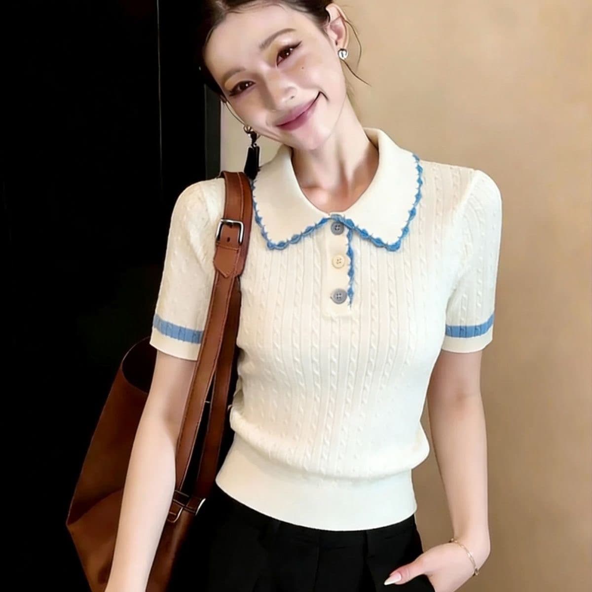 디자인 센스 반팔 여성 여름 새로운 배색 POLO 칼라 얼음 실크 티셔츠 몸매 가꾸기 쇼트 스타일 Chic 고유 한 맨위 트렌디