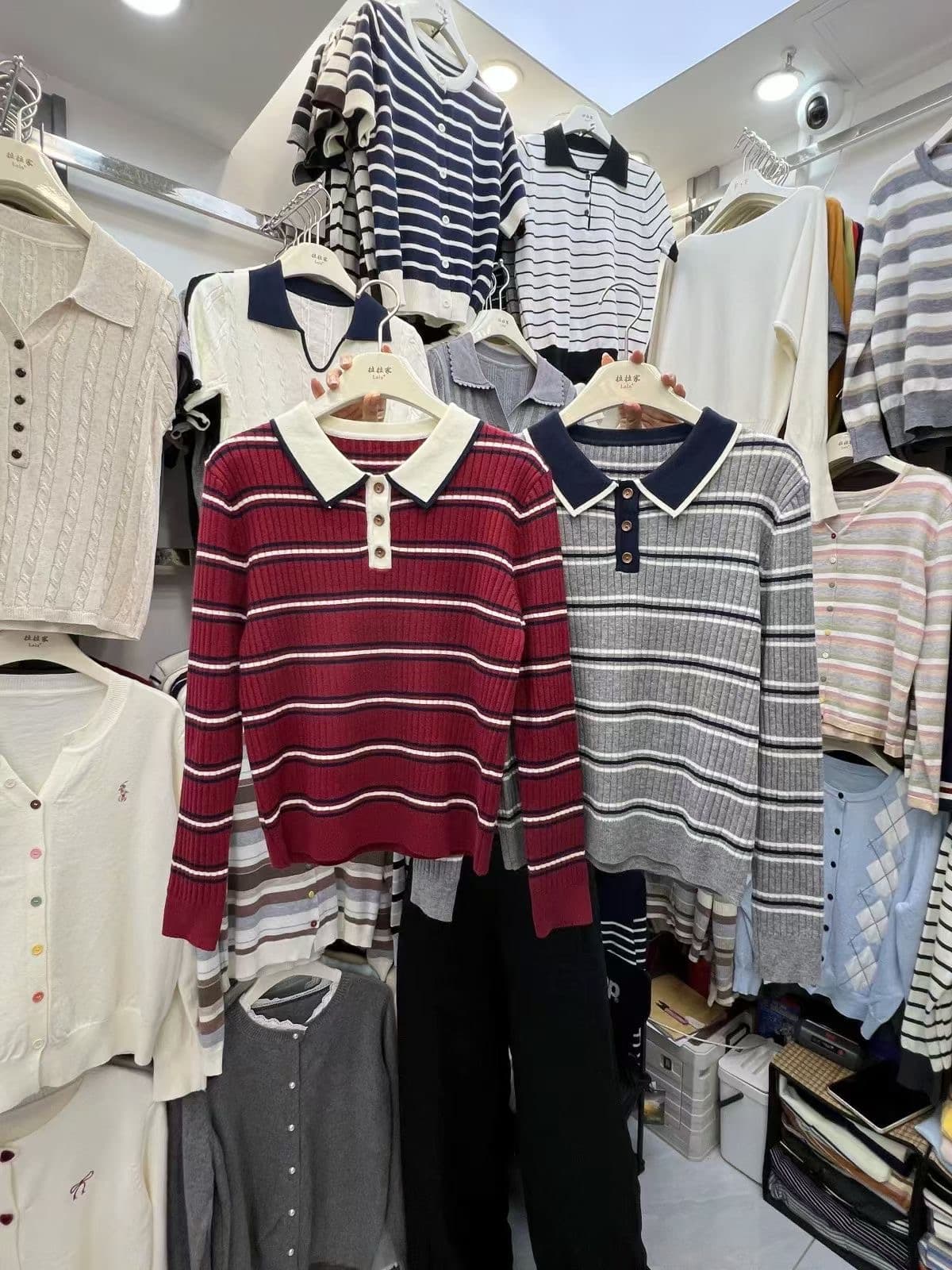 2026 이른 가을 새로운 레트로 배색 스트라이프 POLO 칼라 긴팔 니트 스웨터 여성 출퇴근 다용도 슬림해 보이는 맨위 여성 이미지 2