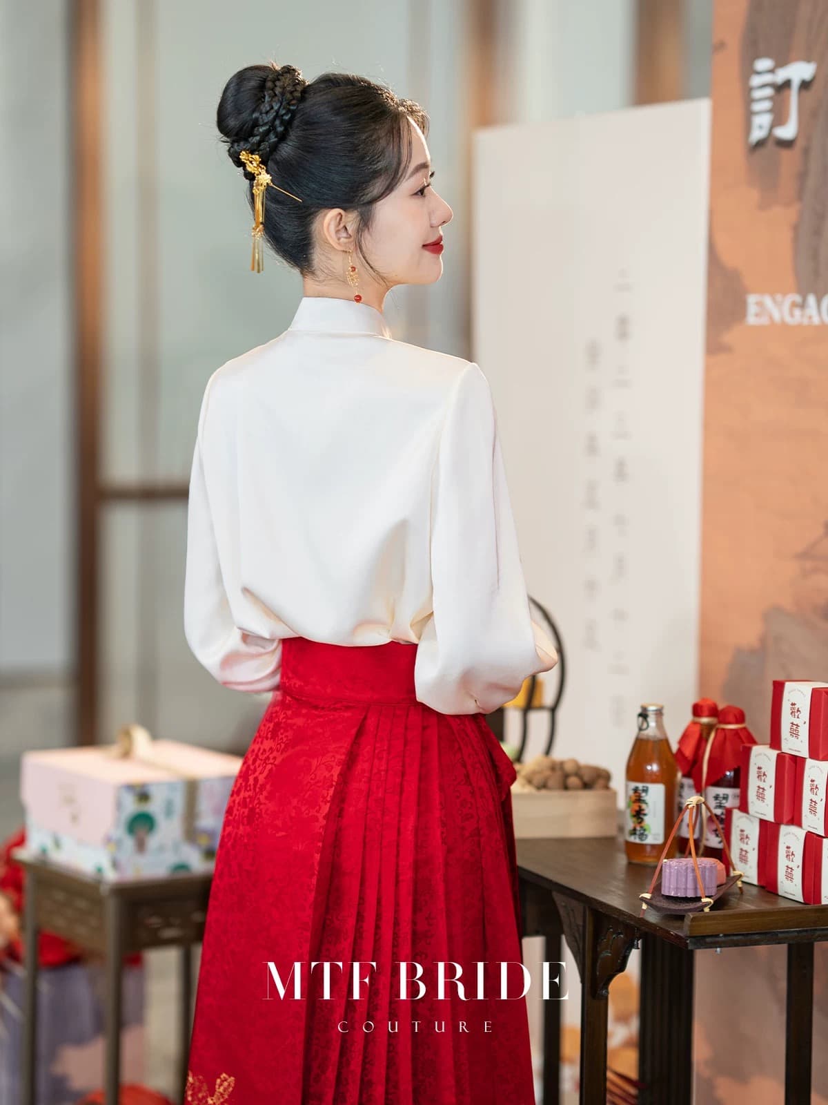 전체 법원 송곳니 빨간색 말 얼굴 치마 2026 년 새로운 한푸 세트 신부 뒷문 토스트 서비스 상세 이미지 1