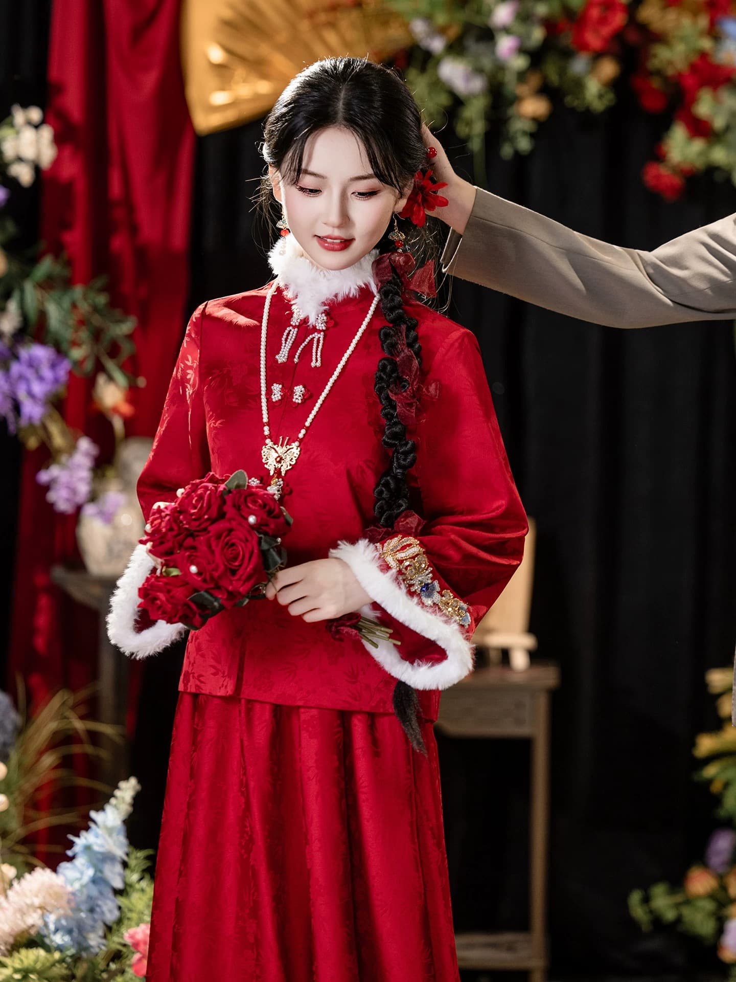 토스트 서비스 신부 2026 새로운 빨간색 고급 센스 참여 새로운 중식 보여주기 와우 서비스 결혼 서비스 결혼 예복 겨울 이미지 2