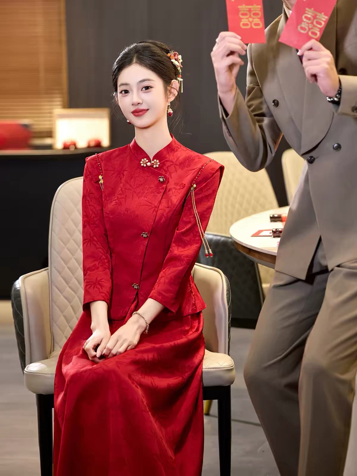 새로운 중식 빨간색 긴팔 보여주기 와우 서비스 세트 여성 몸매 가꾸기 결혼 토스트 서비스 신부 참여 예복 치마 고급 센스 이미지 4