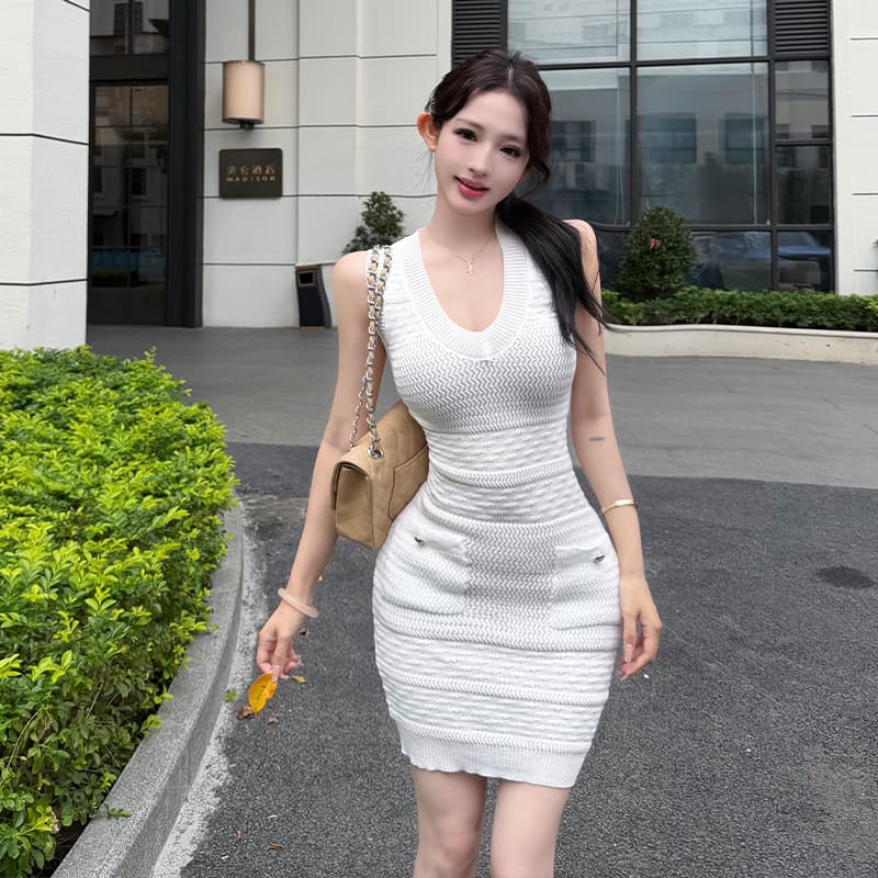 작은 샤넬 스타일 민소매 니트 여성 드레스 여름 새로운 고급 센스 허리 수축 슬림해 보이는 미니멀리즘 인사이드 가져 가라. 타이트 스커트 미니 스커트