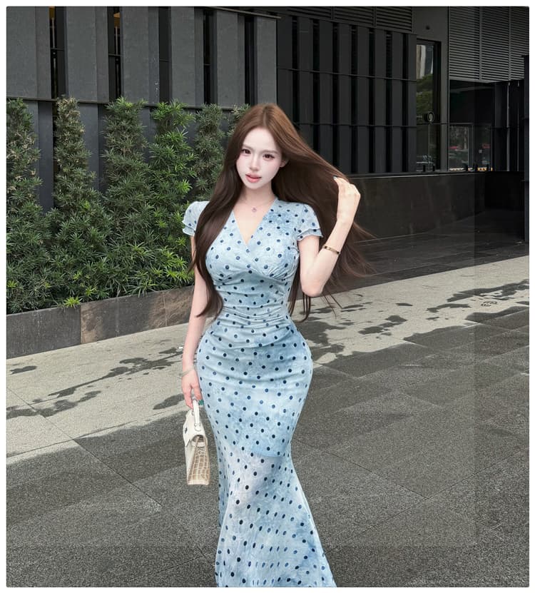 2026 여름 새로운 프랑스식 품격 도트 무늬 허리 수축 V넥 몸매 가꾸기 부드러운 여성 드레스 인어 꼬리 슬림해 보이는 롱 스커트 상세 이미지 15