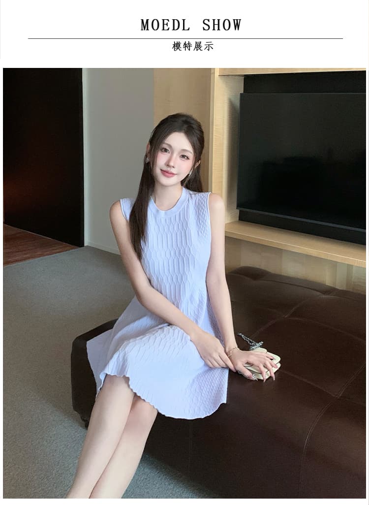2026 가을 겨울 새로운 3 차원 다이아몬드 모양 곡물 민소매 라운드 넥 품격 패션 몸매 가꾸기 한 마디 니트 드레스 만나는 상세 이미지 6