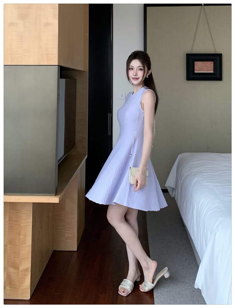2026 가을 겨울 새로운 3 차원 다이아몬드 모양 곡물 민소매 라운드 넥 품격 패션 몸매 가꾸기 한 마디 니트 드레스 만나는 상세 이미지 14
