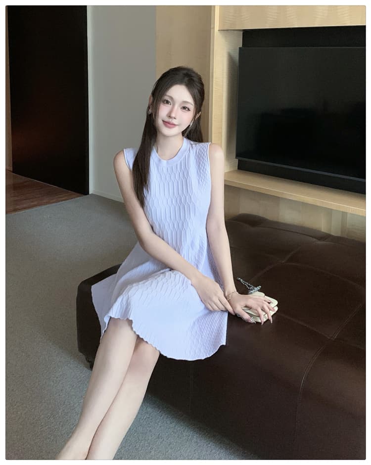 2026 가을 겨울 새로운 3 차원 다이아몬드 모양 곡물 민소매 라운드 넥 품격 패션 몸매 가꾸기 한 마디 니트 드레스 만나는 상세 이미지 15