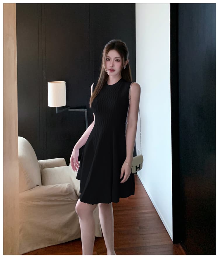 2026 가을 겨울 새로운 3 차원 다이아몬드 모양 곡물 민소매 라운드 넥 품격 패션 몸매 가꾸기 한 마디 니트 드레스 만나는 상세 이미지 19