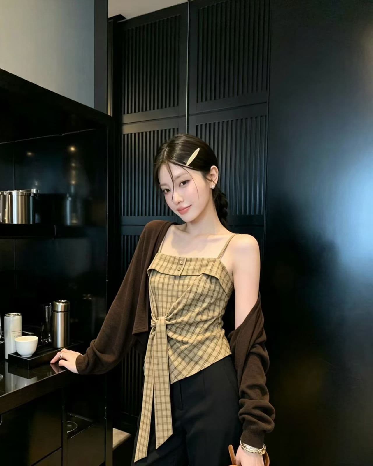 체크무늬 튜브탑 슬립 외부 가져 가라. 긴팔 오픈 가디건 여성 이른 가을 새로운 스트랩 허리 수축 불규칙 밑단 민소매 맨위 상세 이미지 2