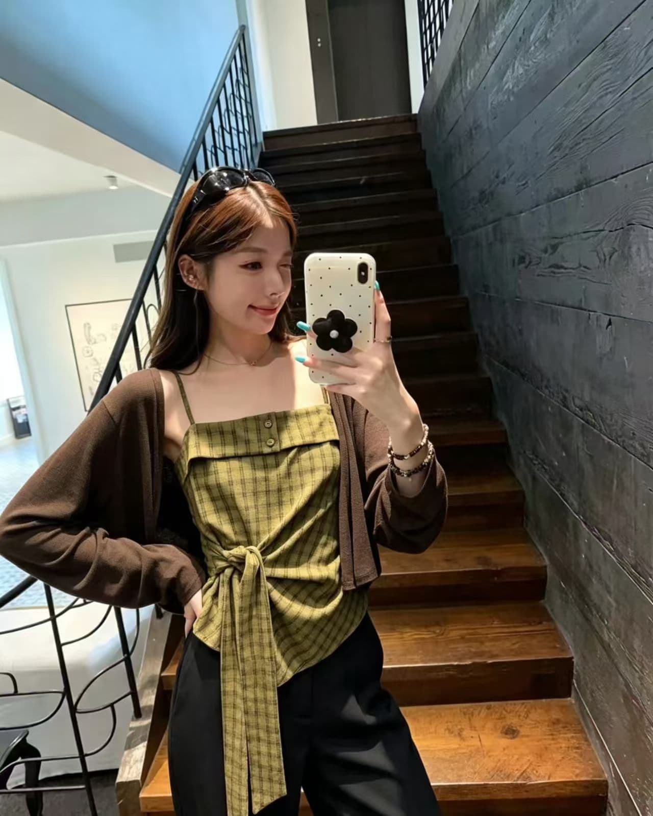 올해 인기 디자인 센스 인사이드 잡아라. 의류 세트 여성 가을 새로운 체크무늬 스트랩 슬립 오픈 가디건 투피스 세트 상세 이미지 3