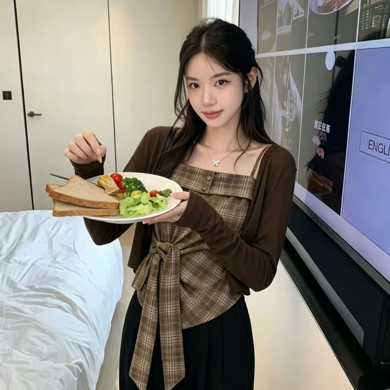 체크무늬 튜브탑 슬립 외부 가져 가라. 긴팔 오픈 가디건 여성 이른 가을 새로운 스트랩 허리 수축 불규칙 밑단 민소매 맨위 이미지 4