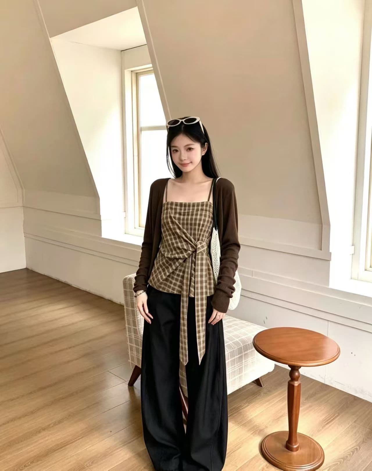 레트로 불규칙 체크무늬 스트랩 조끼 스택 착용 쇼트 스타일 오픈 가디건 여성 2026 이른 가을 새로운 외국 가스 투피스 세트