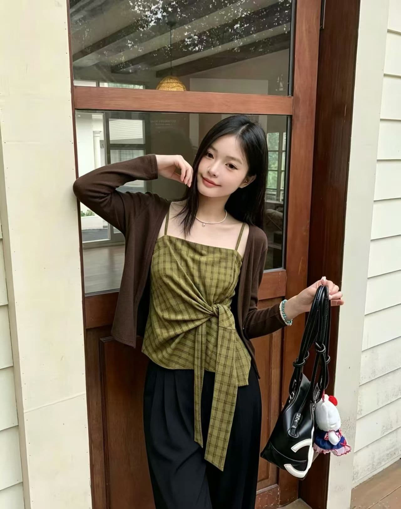 레트로 불규칙 체크무늬 캐미솔 2026 가을 새로운 외부 가져 가라. 니트 오픈 가디건 투피스 슈트