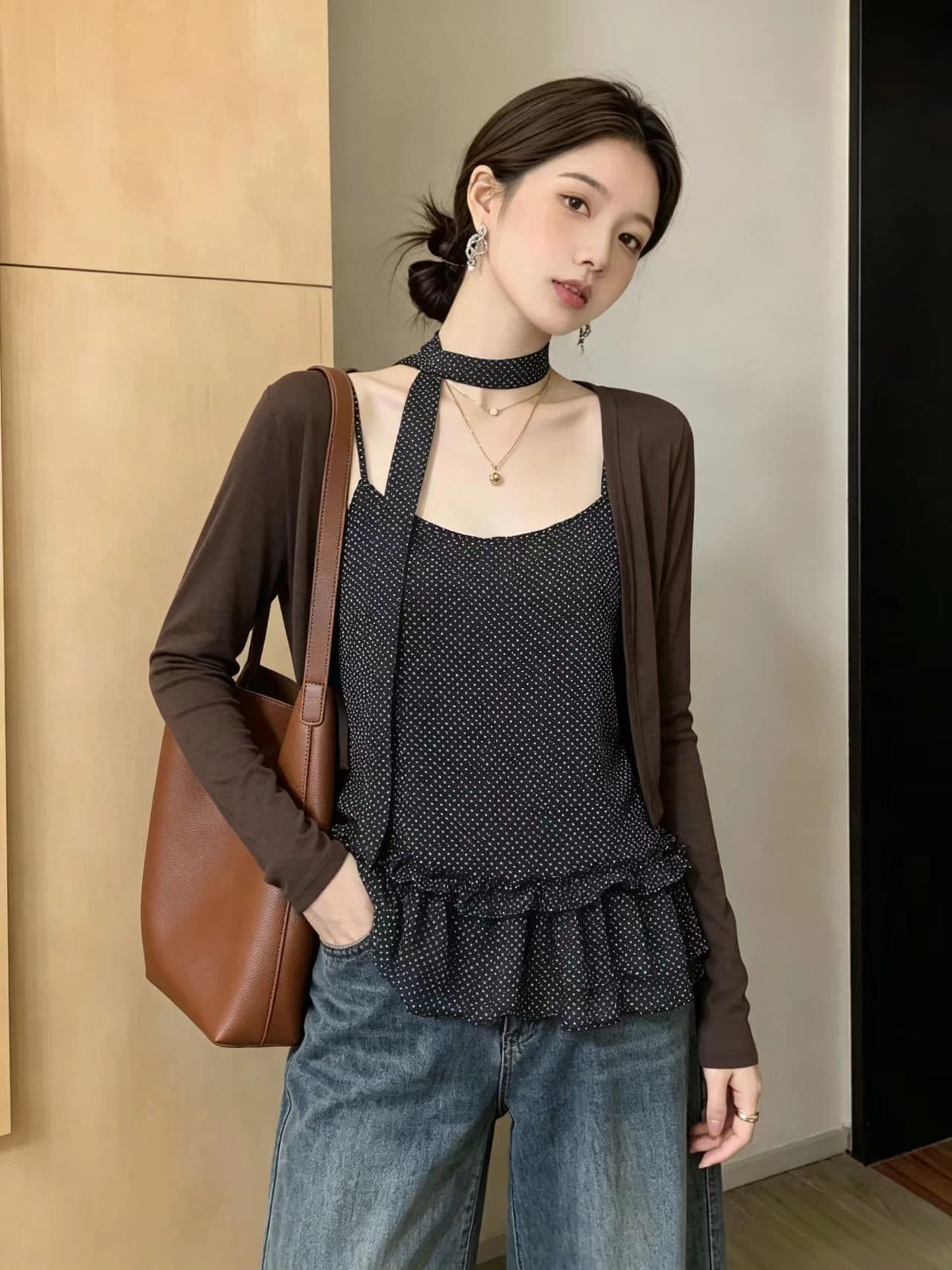 2026 년 이른 가을 새로운 품격 도트 무늬 프릴 다용도 슬립 맨위 인터넷 색상 품격 오픈 가디건 투피스 세트 상세 이미지 2