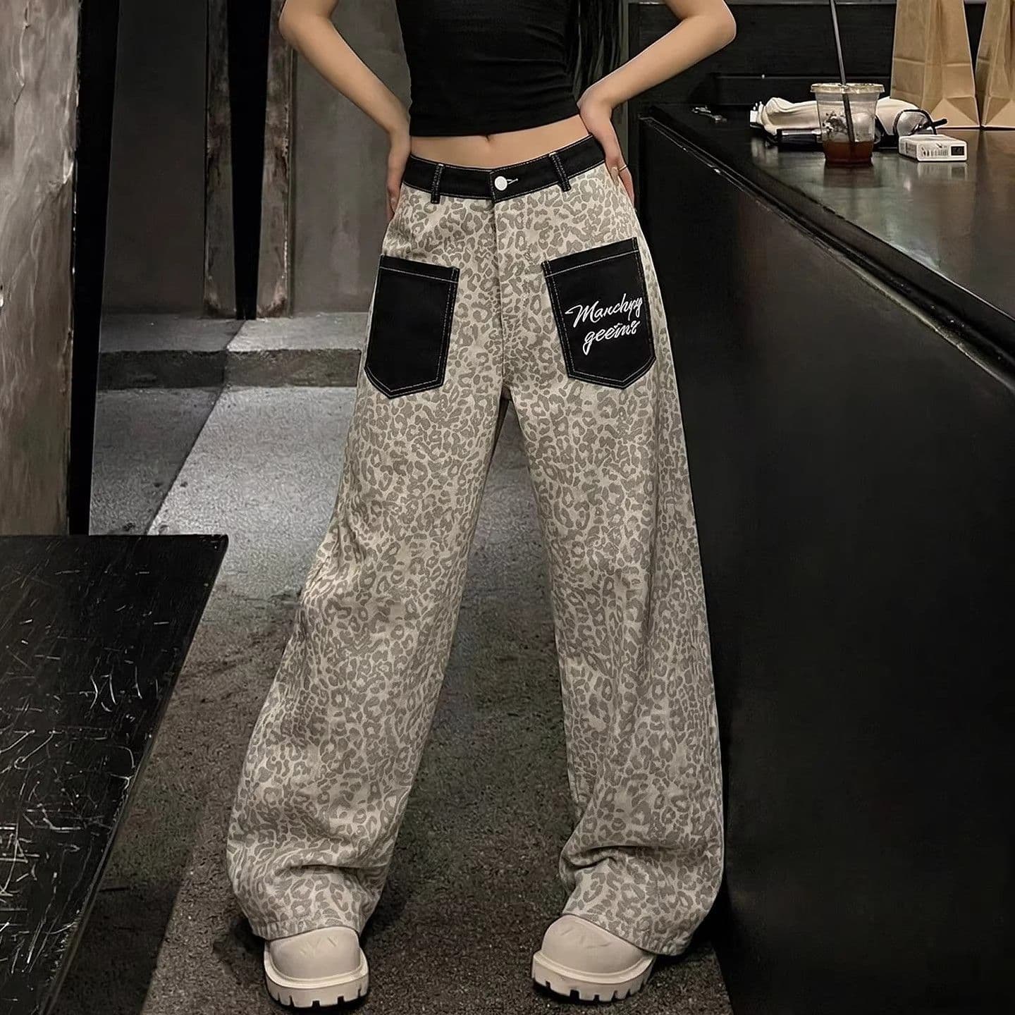 아메리칸 레오파드 무늬 패치워크 살구 색상 청바지 여성 여름 새로운 디자인 센스 루즈핏 캐주얼 넓은 다리 모통이 칼 긴 바지 이미지 4