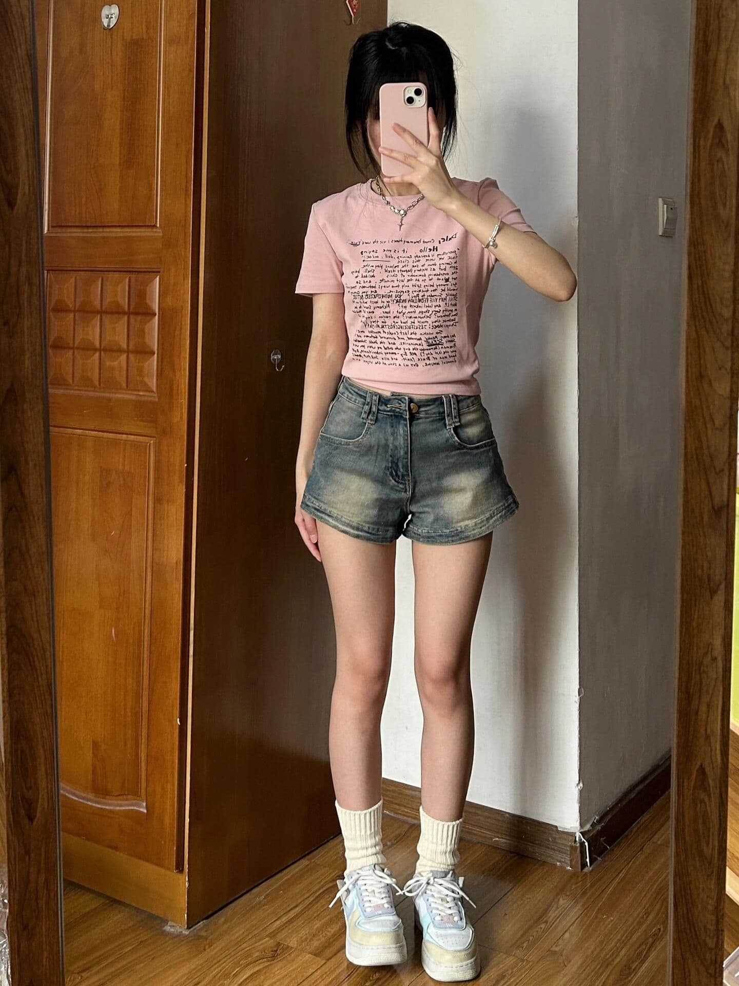 2026 데님 반바지 여성 여름 레트로 블루 다용도 캐주얼 패션 마 오래된 슬림해 보이는 허리 수축 워싱 3 점 핫 바지 상세 이미지 3
