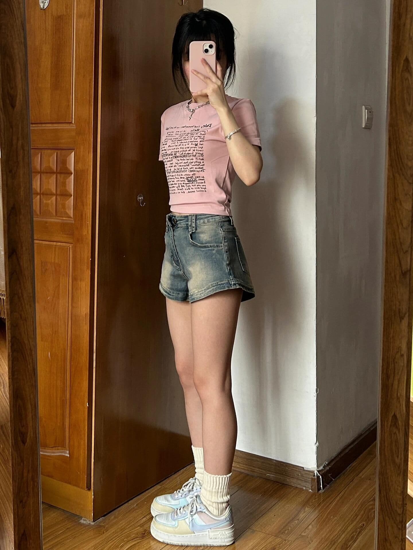2026 데님 반바지 여성 여름 레트로 블루 다용도 캐주얼 패션 마 오래된 슬림해 보이는 허리 수축 워싱 3 점 핫 바지 상세 이미지 5