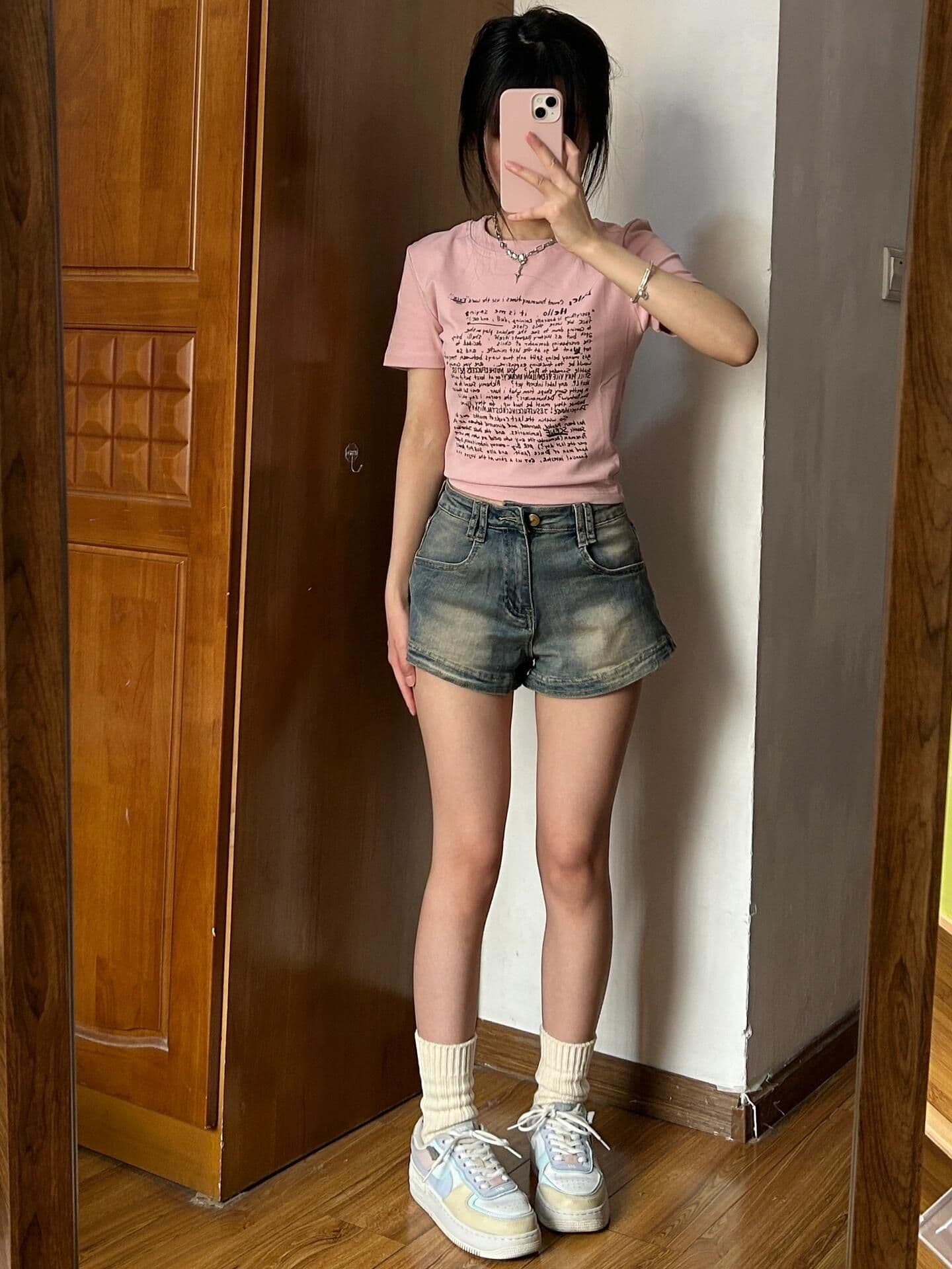 2026 데님 반바지 여성 여름 레트로 블루 다용도 캐주얼 패션 마 오래된 슬림해 보이는 허리 수축 워싱 3 점 핫 바지 상세 이미지 6