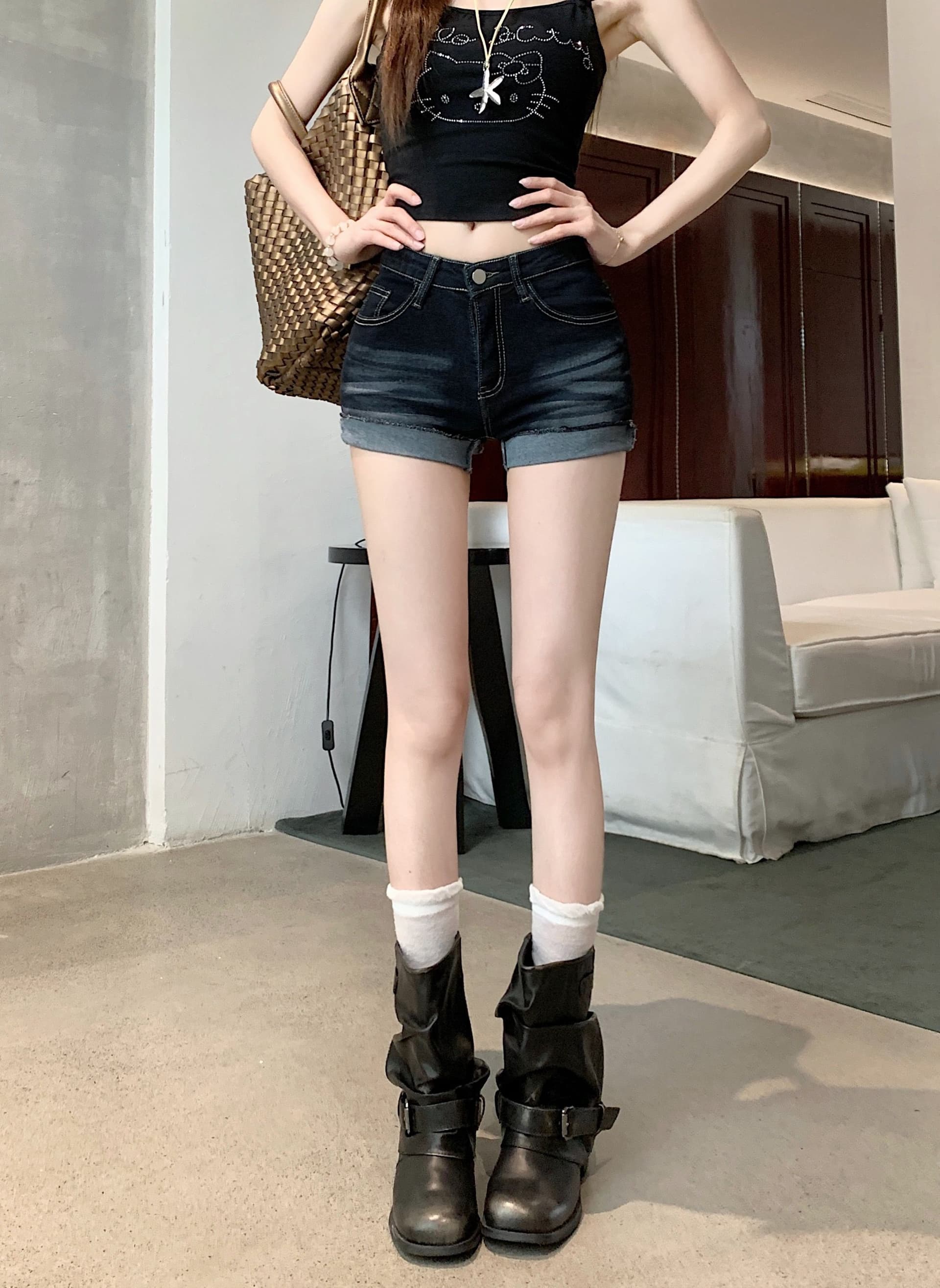 아메리칸 핫걸 하이웨이스트 섹시함 초단바지 핫 바지 청바지 여성 여름 진한 파란색 디자인 센스 볼륨 측면 짧은 바지 상세 이미지 3