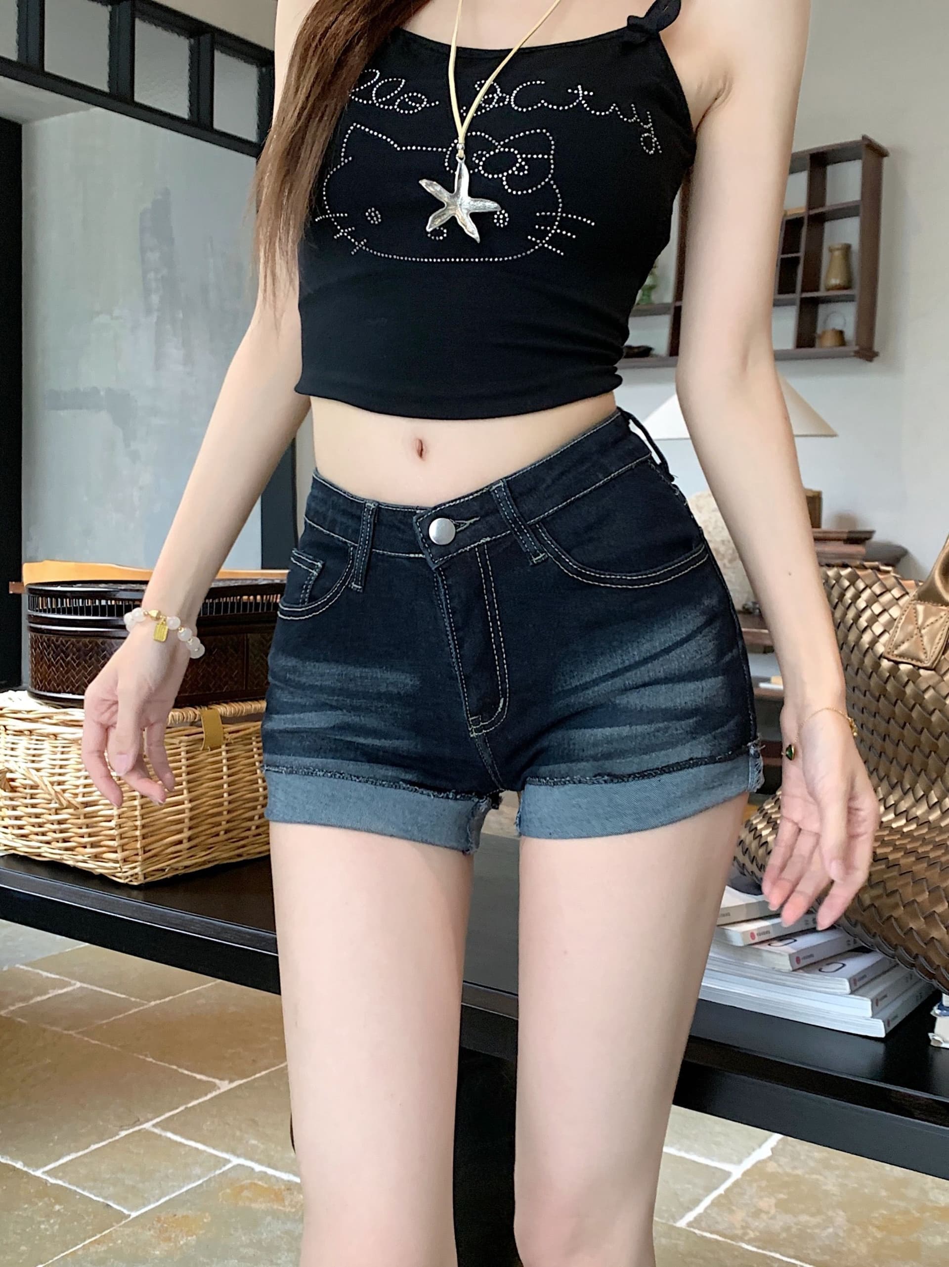 아메리칸 핫걸 하이웨이스트 섹시함 초단바지 핫 바지 청바지 여성 여름 진한 파란색 디자인 센스 볼륨 측면 짧은 바지 상세 이미지 8