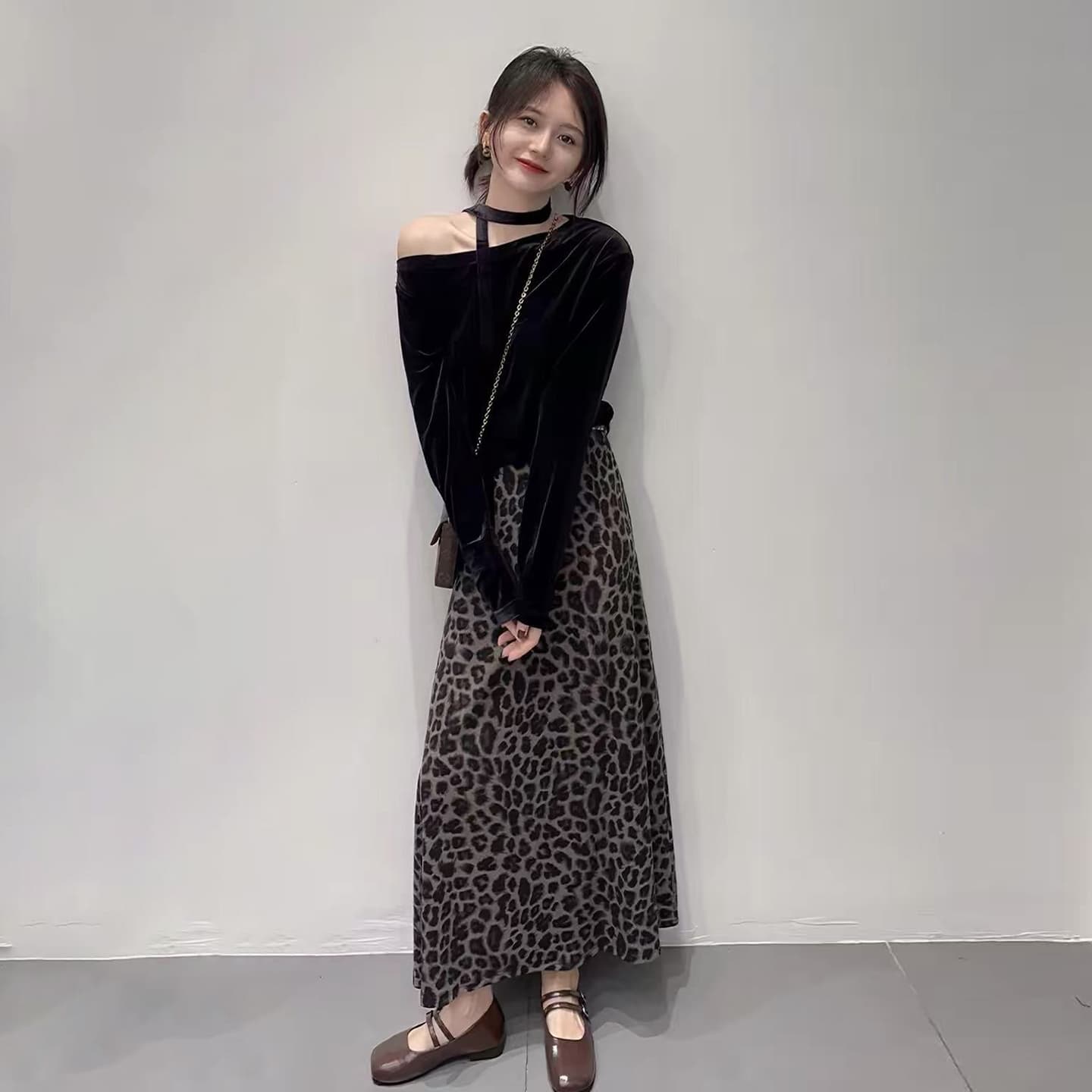 빅 사이즈 가을 고급 센스 행침 목 비스듬한 어깨 긴팔 벨벳 맨위 레오파드 무늬 반신 롱 스커트 착용 가져 가라. 세트 이미지 5