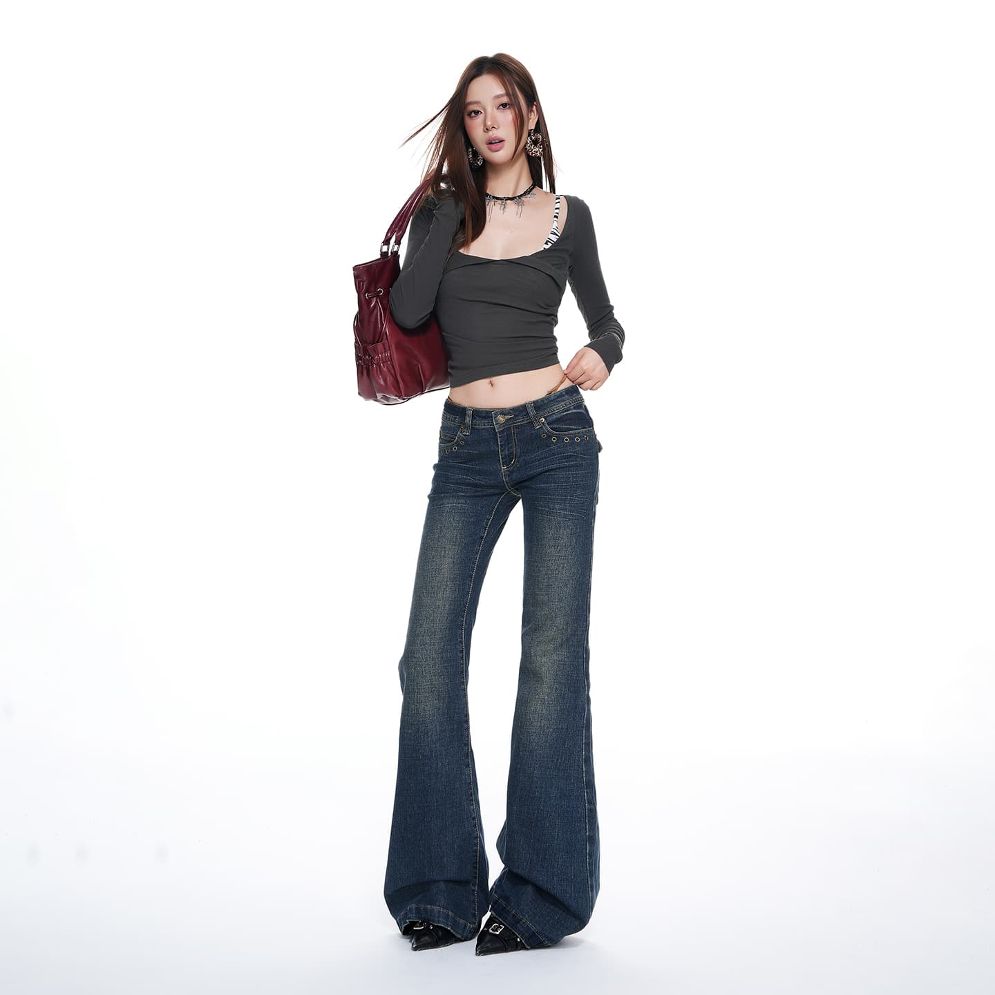 26 년 가을 겨울철 새로운 아메리칸 레트로 워싱 마 오래된 로우 웨이스트 마이크로 폭탄 징 디자인 마이크로 루즈핏 청바지 여성 이미지 4