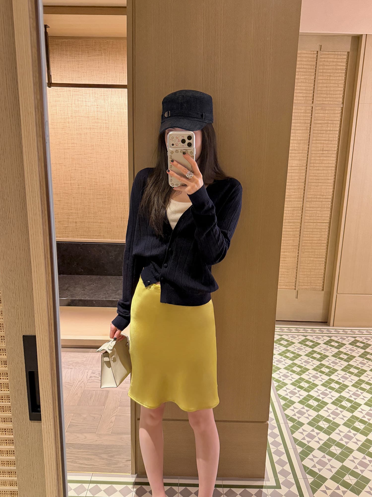 봄 치마 짧은 에디션 품격 작은 여자 프랑스식 아세트산 새틴 인어 꼬리 진자 한 마디 반신 스커트 여성 상세 이미지 12
