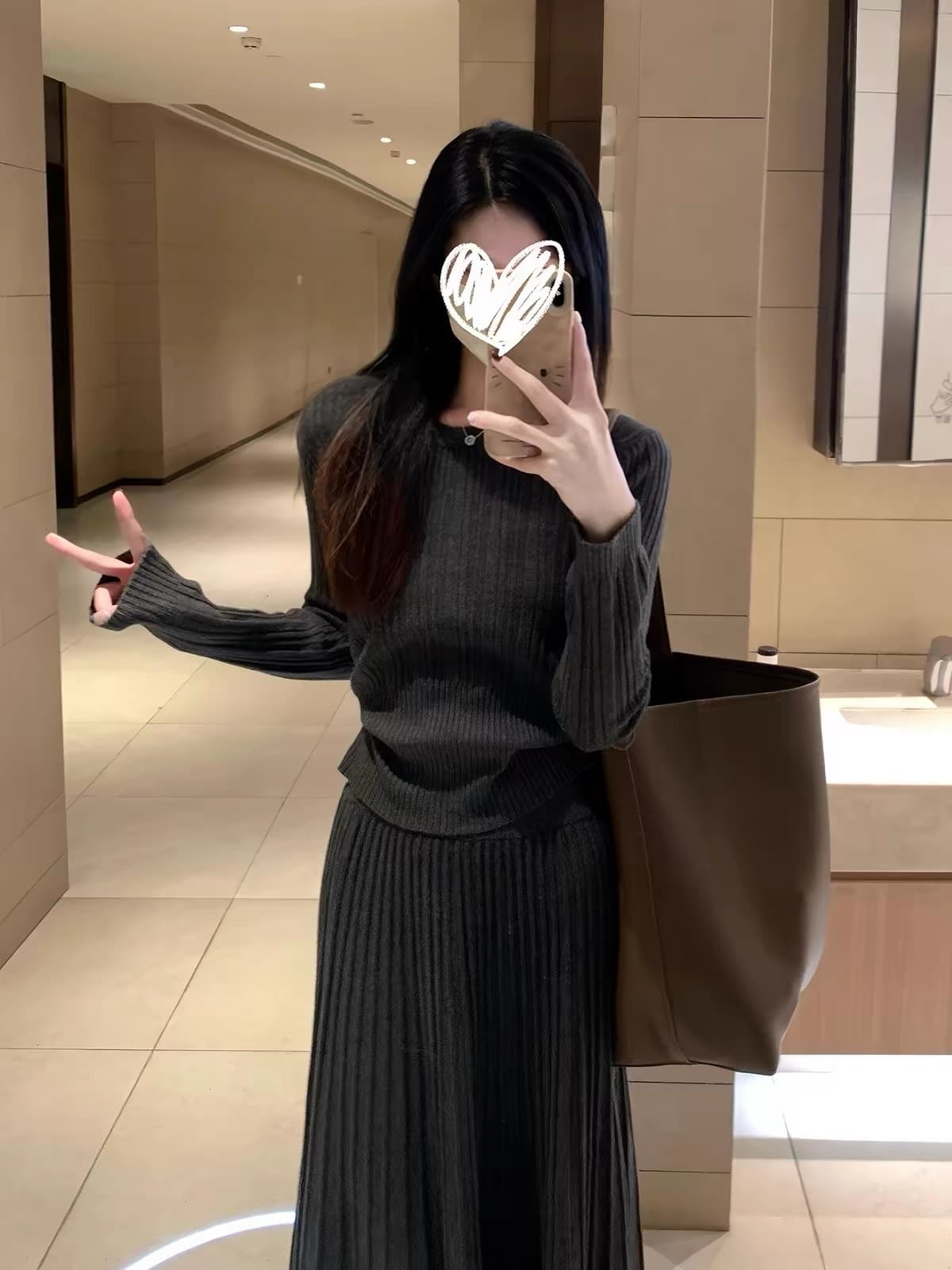 2026 새로운 프랑스식 부드러운 바람 니트 드레스 아이들 가을 겨울철 느긋한 고급 센스 허리 수축 롱 스커트 세트 상세 이미지 3
