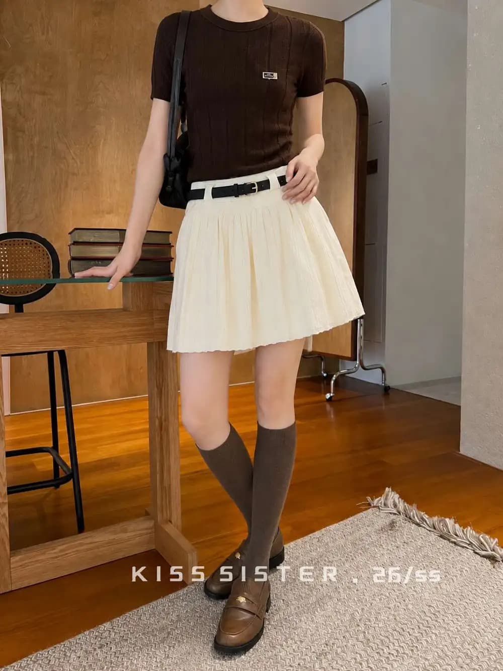 가을 여성 레트로 단색 허리밴드 표지 넓적 다리 플리츠 한 마디 반신 스커트 상세 이미지 20