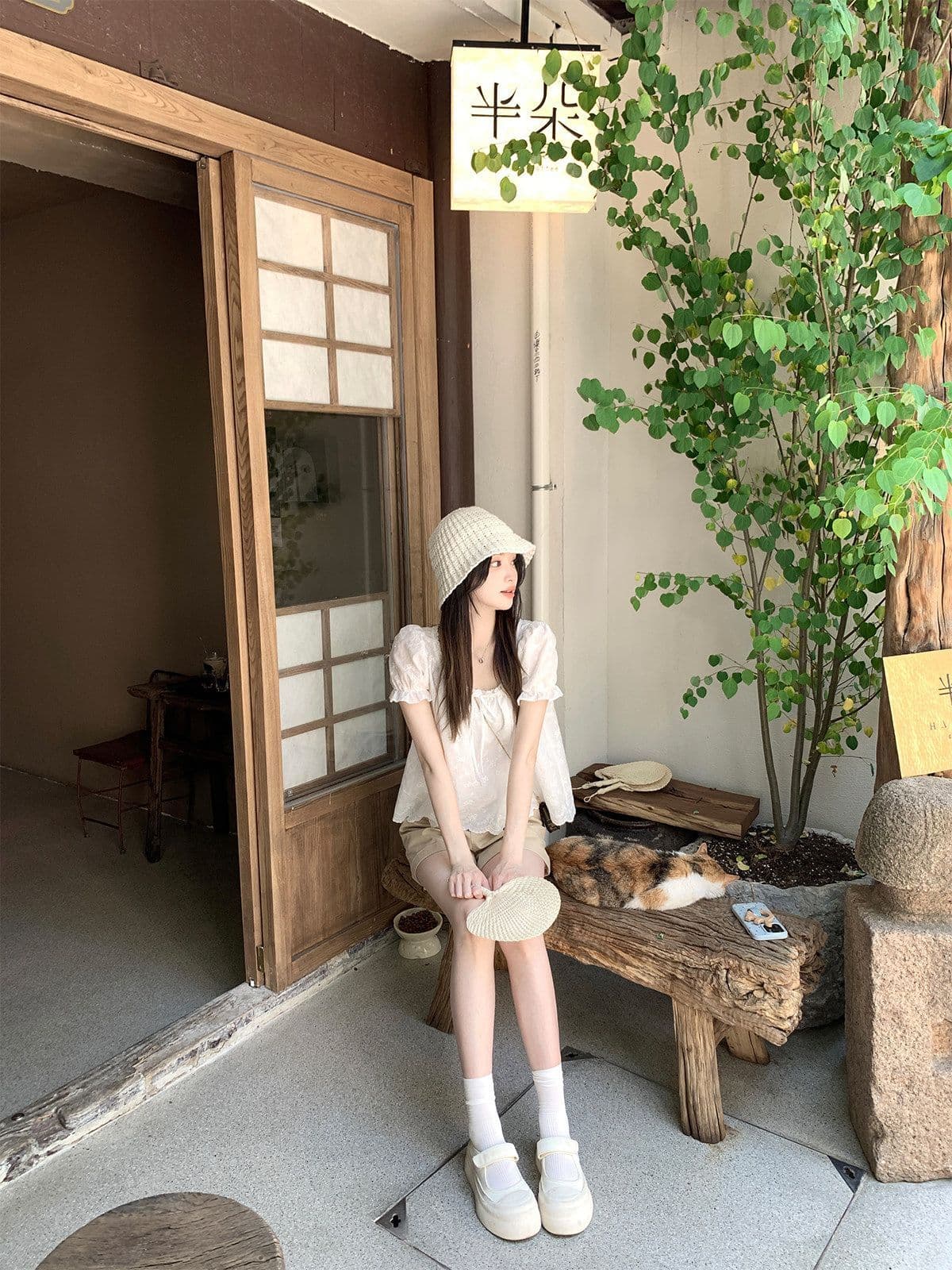 프랑스식 부드러운 바람 질감 센스 화이트 자수 여성 셔츠 여름 슬림해 보이는 품격 셔츠 거품 소매 레이스 맨위 이미지 4