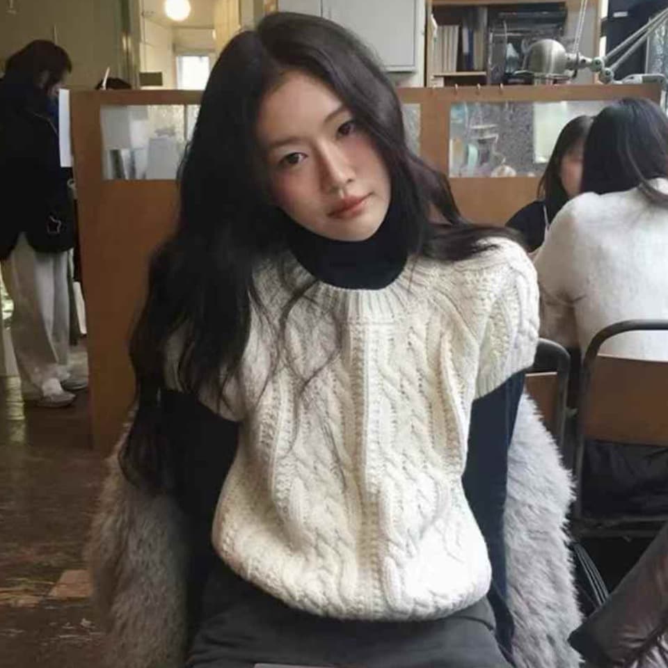 한국 동대문 2026 봄 가을 새로운 스웨터 여자 무거운 작업 꽈배기 풀오버 라운드 넥 반팔 니트 스웨터 맨위
