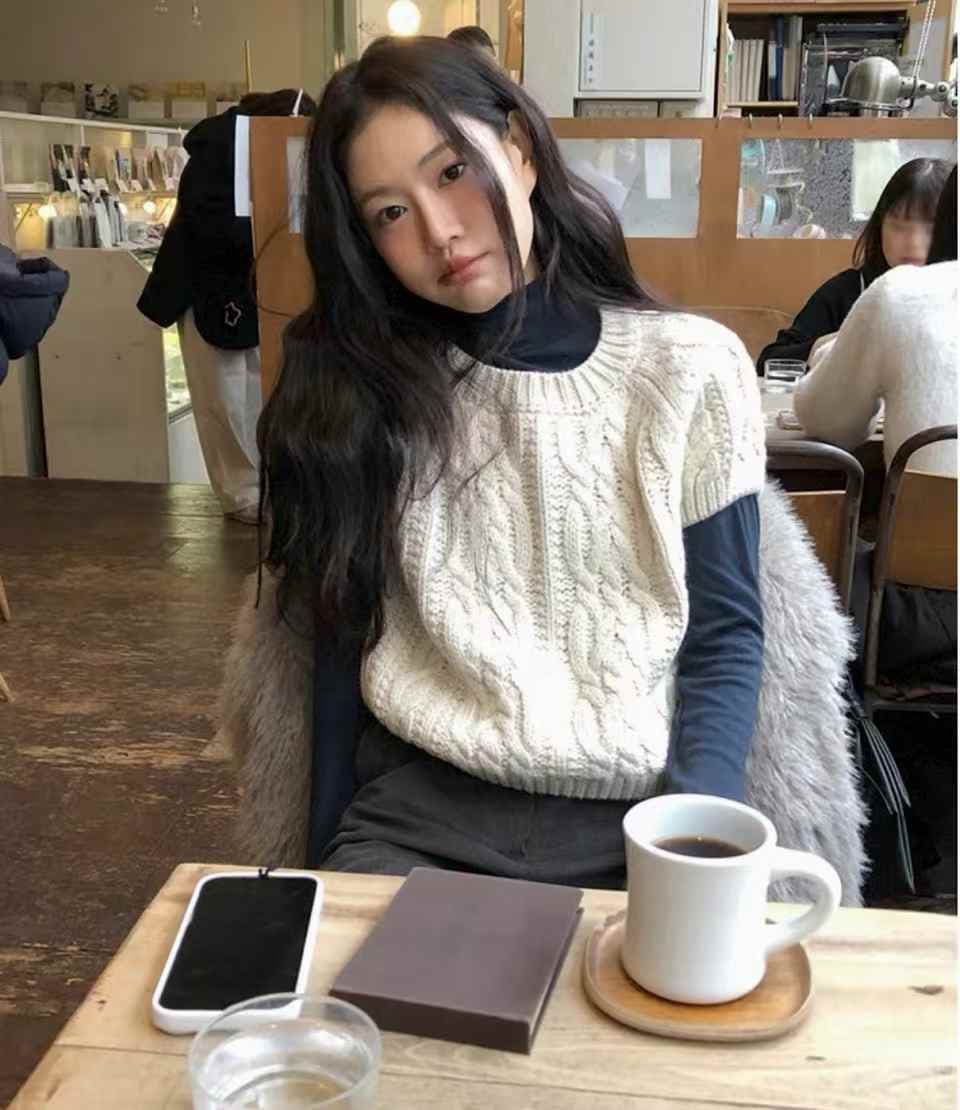 한국 동대문 2026 봄 가을 새로운 스웨터 여자 무거운 작업 꽈배기 풀오버 라운드 넥 반팔 니트 스웨터 맨위 상세 이미지 6