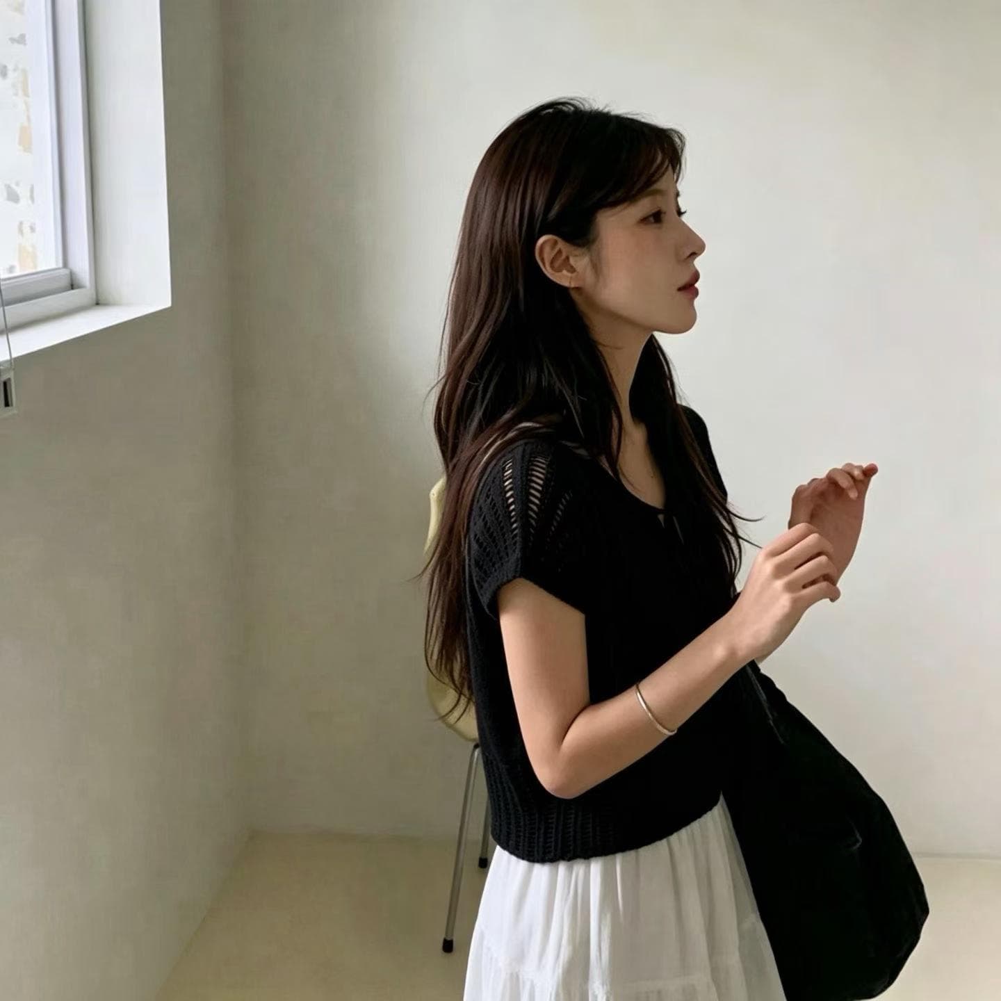 한국 동대문 여름 새로운 프랑스식 레트로 V넥 레이스업 홀로우 아웃 반팔 니트 스웨터 여성 한 첨부 된 의류 트렌디 상세 이미지 4