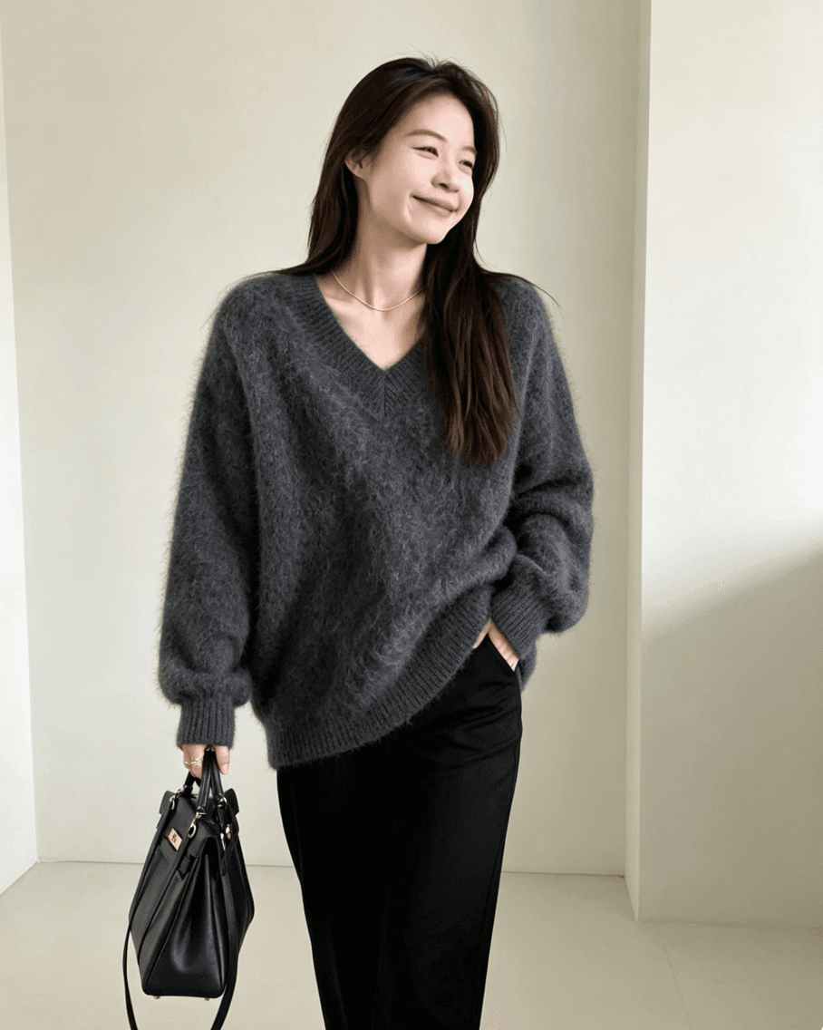 회색 V넥 모헤어 스웨터 여자 가을 겨울 고급 센스 느긋한 바람 풀오버 니트 스웨터 와이드 부드러운 찹쌀 맨위 두꺼움 상세 이미지 5