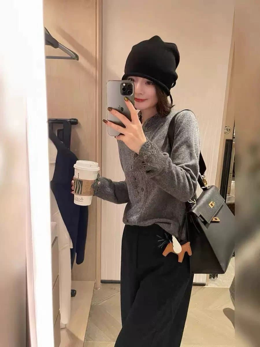 부드러운 느긋한 바람 니트 스웨터 여성 패션 가을과 겨울 긴팔 홀로우 아웃 레이스 출퇴근 품격 연령 감소 인사이드 잡아라. 의류 상세 이미지 4