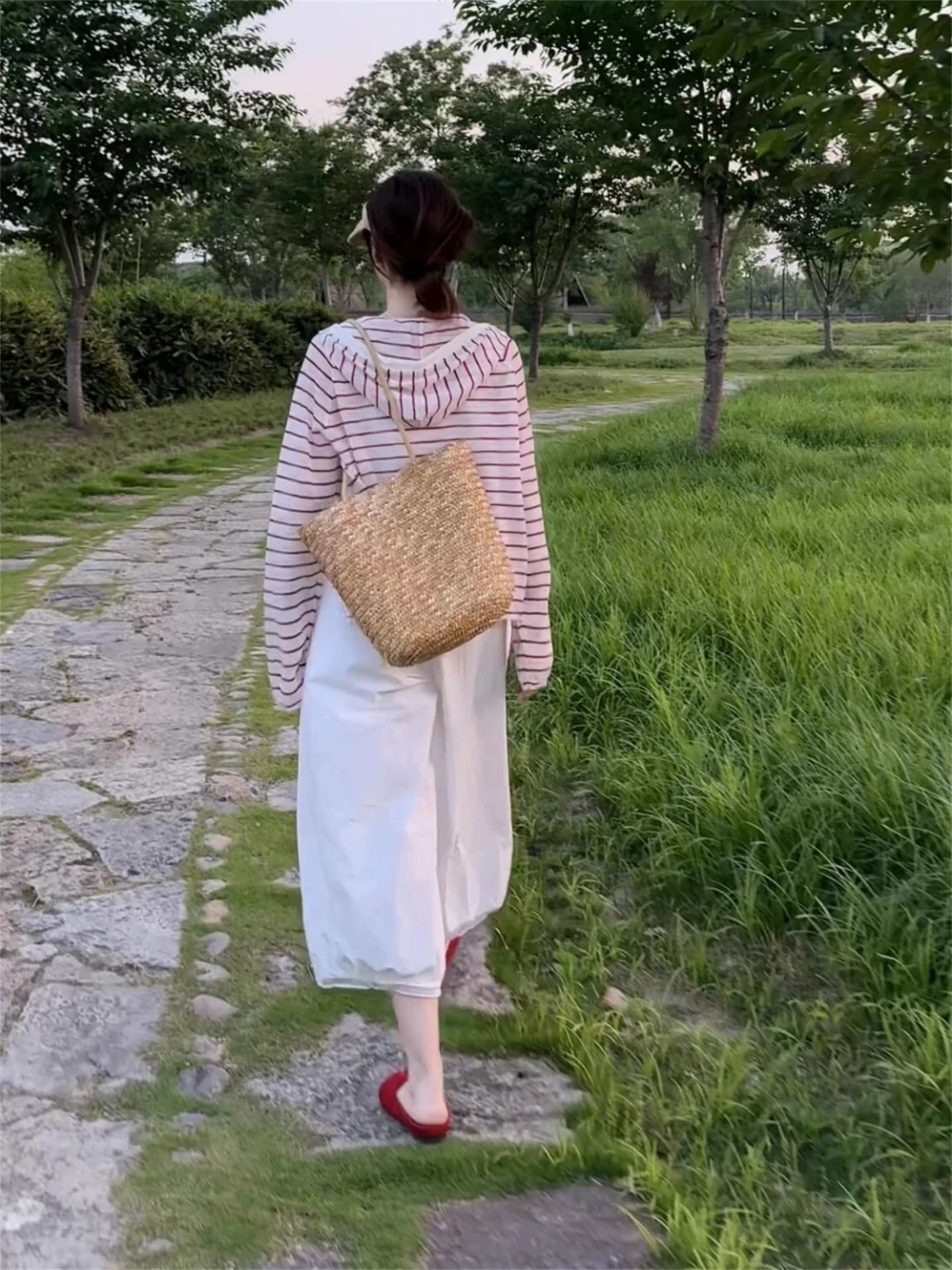 빨간색 스트라이프 니트 얼음 실크 후드 자외선 차단 오픈 가디건 여성 얇은 스타일 에어컨 셔츠 여름 슬립 외부 가져 가라. 블라우스 맨위 상세 이미지 5