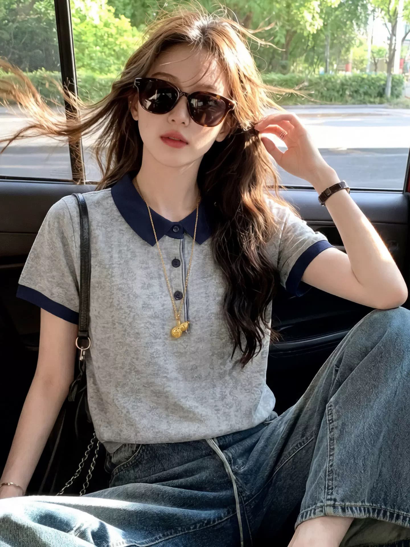 여름 POLO 칼라 배색 몸매 가꾸기 니트 반팔 티셔츠 여성 프랑스식 폴로 칼라 슬림해 보이는 2026 슈퍼 화재 연령 감소 맨위 이미지 2