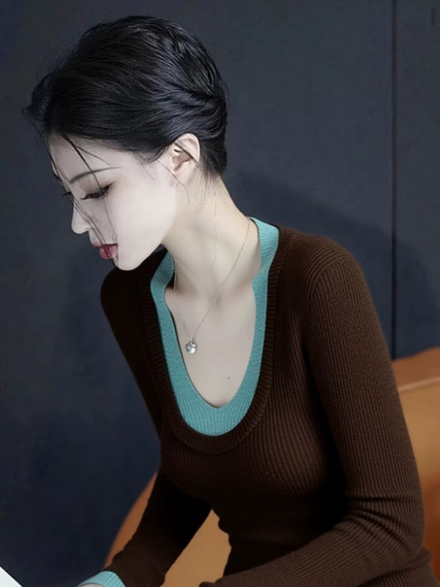 유럽 상품 고급 패션 긴팔 니트 스웨터 2026 이른 가을 고급 센스 미니멀리즘 새로운 기본 셔츠 맨위 여성 상세 이미지 4