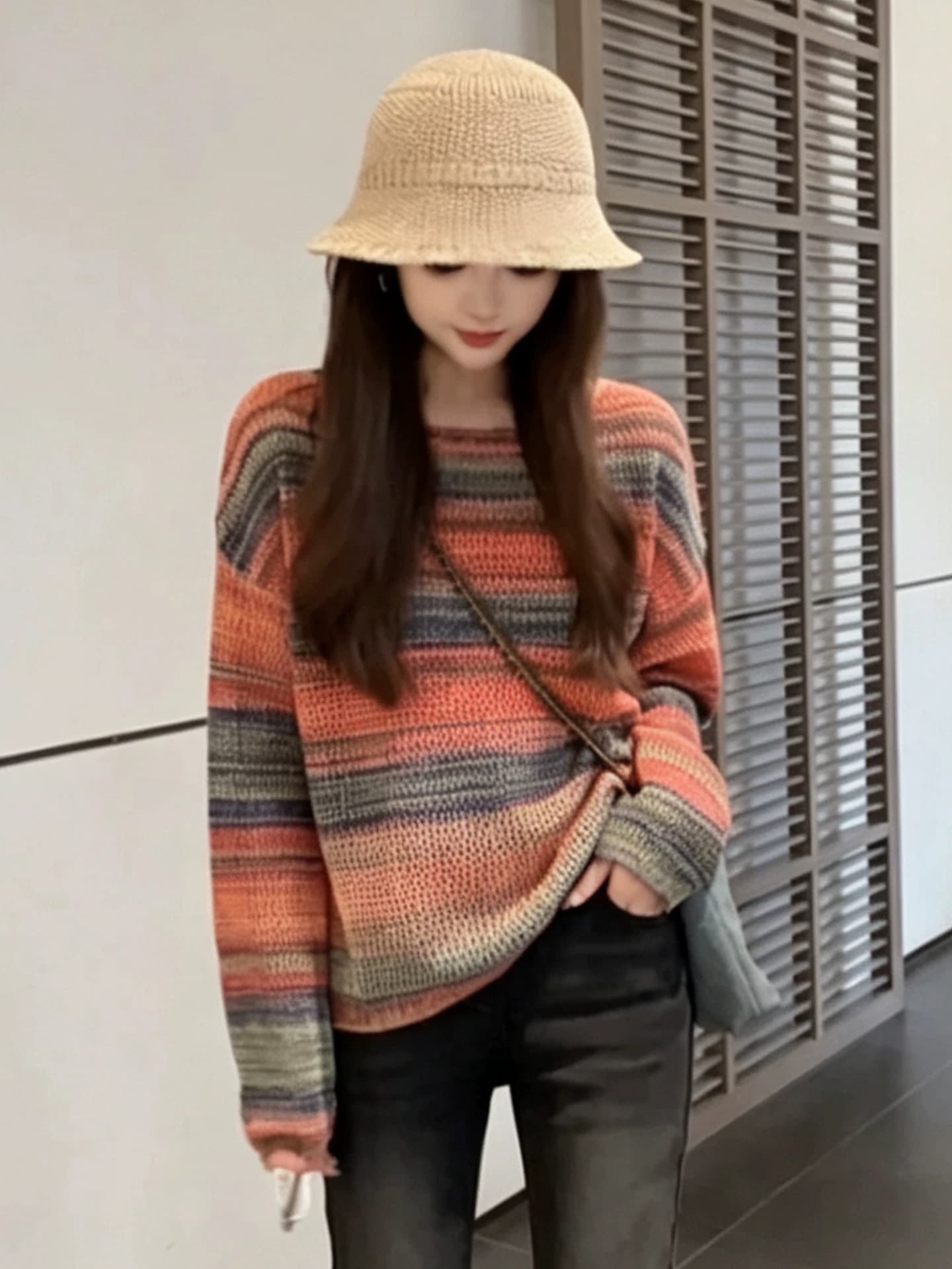 무지개 스트라이프 홀로우 아웃 니트 스웨터 여성 이른 가을 새로운 긴팔 루즈핏 다용도 슬림해 보이는 패션 품격 아름다운 맨위 상세 이미지 5
