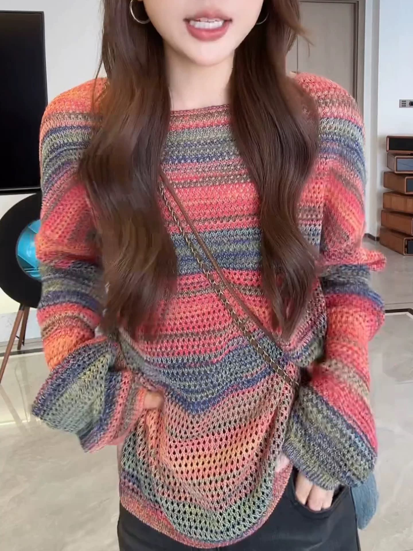 무지개 스트라이프 홀로우 아웃 니트 스웨터 여성 이른 가을 새로운 긴팔 루즈핏 다용도 슬림해 보이는 패션 품격 아름다운 맨위 상세 이미지 8