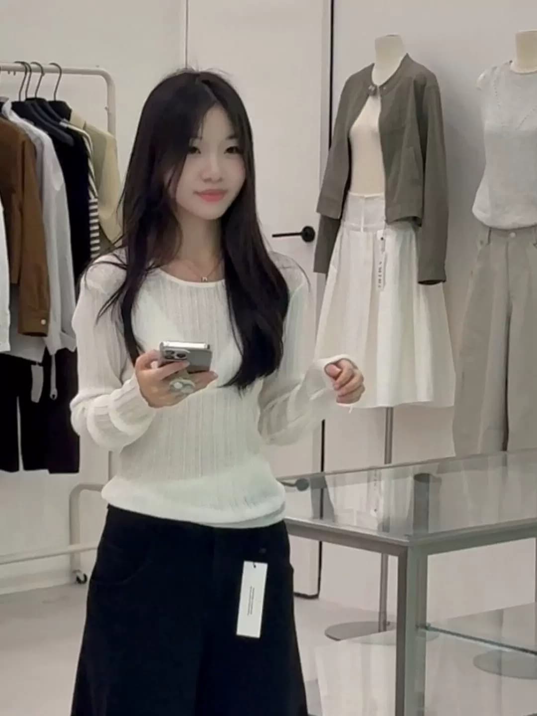 한 부서 느긋한 바람 홀로우 아웃 백리스 긴팔 니트 스웨터 여성 조기 가을 품격 몸매 가꾸기 슬림해 보이는 라운드 넥 얇은 스타일 맨위 상세 이미지 4