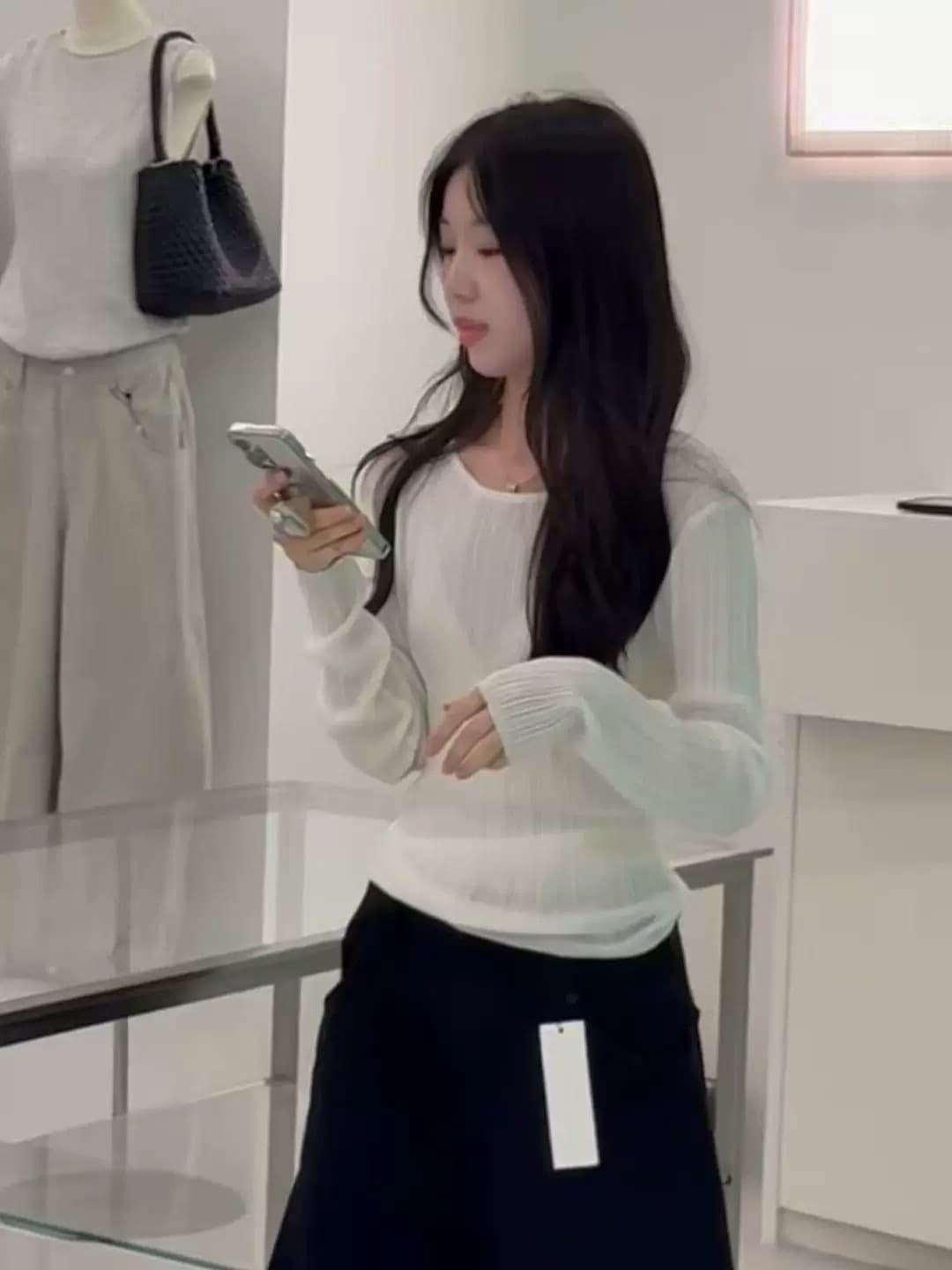 한 부서 느긋한 바람 홀로우 아웃 백리스 긴팔 니트 스웨터 여성 조기 가을 품격 몸매 가꾸기 슬림해 보이는 라운드 넥 얇은 스타일 맨위 상세 이미지 5
