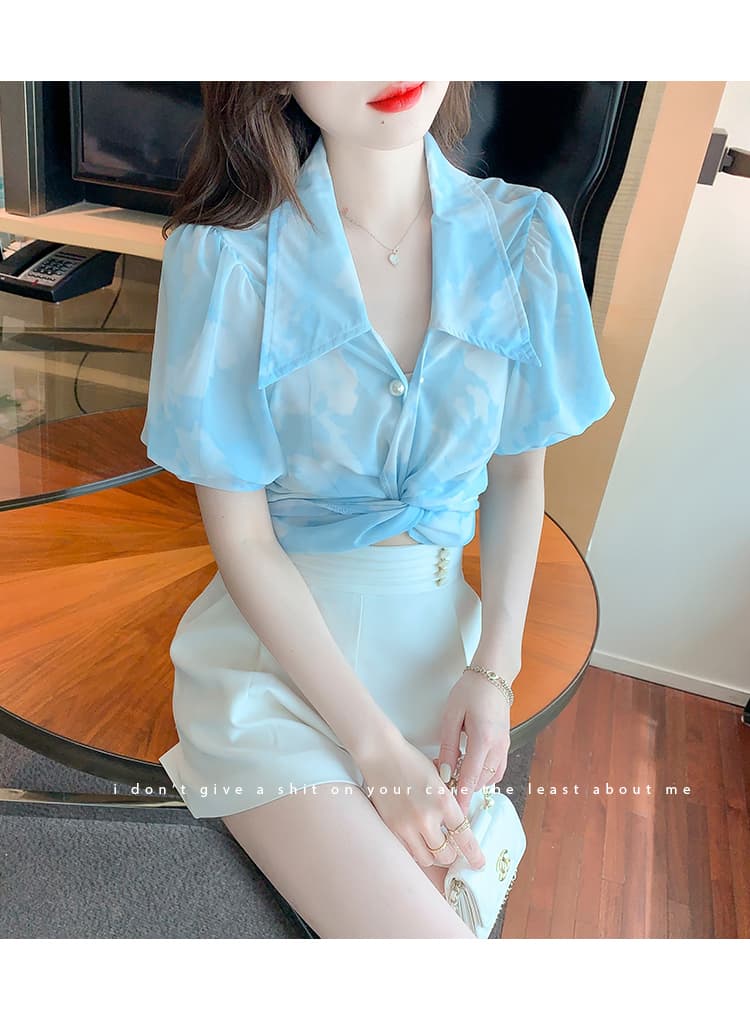 실사 2026 새로운 푸른 하늘과 흰 구름 홀치기 염색 프린트 십자가 스트랩 프랑스식 쇼트 스타일 몸매 가꾸기 다용도 맨위 상세 이미지 17